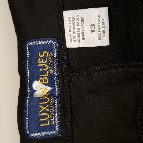 Cute Black Side Tie Capris Juniors size 13 - Picture 4 of 10